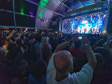 O show gratuito da dupla César Menotti e Fabiano, no Palco Verão Maior de Guaratuba, reuniu aproximadamente oito mil pessoas nesta sexta-feira (17), mesmo diante do mau tempo no Litoral