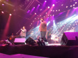O show gratuito da dupla César Menotti e Fabiano, no Palco Verão Maior de Guaratuba, reuniu aproximadamente oito mil pessoas nesta sexta-feira (17), mesmo diante do mau tempo no Litoral