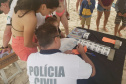 A Polícia Civil trabalha intensamente para prevenir o desaparecimento de crianças e adolescentes nesta época do ano, no litoral do Paraná. Desde o início das ações preventivas até o momento, não houve nenhum registro de Boletim de Ocorrência (BO) referente a criança desaparecida na região.Foto: Polícia Civil