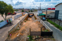 A Comec (Coordenação da Região Metropolitana de Curitiba) retomou as obras da trincheira da Rua Arapongas, no cruzamento com a Avenida das Torres, em São José dos Pinhais. Prevista para a Copa do Mundo no Brasil e parte do PAC da Mobilidade, a obra estava paralisada desde 2016, quando a empresa responsável entrou em recuperação judicial. Foto: Comec