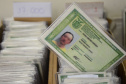 A Polícia Civil do Paraná (PCPR) iniciou a emissão de um novo modelo de carteira de identidade. O documento possibilita a inclusão de diversos dados e oferece mais segurança contra a falsificação. O antigo Registro Geral (RG) continua válido. Foto:Polícia Civil