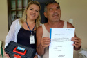 Moradores da Ilha do Teixeira receberam nesta quinta-feira (23) o certificado de conclusão do curso e um kit de ferramentas. O objetivo da ação da empresa Portos do Paraná é que os pescadores possam consertar e fazer a manutenção dos próprios barcos.
Foto: Pierpaolo Nota/Portos do Paraná