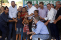 Quarenta e duas famílias carentes de Novo Itacolomi receberam nesta sexta-feira (24) casas populares construídas pelo Governo do Estado. O Residencial João Rossatto foi inaugurado pelo governador Carlos Massa Ratinho Junior e recebeu R$ 2,4 milhões de investimentos por meio do programa Nossa Gente.
foto Gilson Abreu/Aen