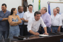 GOVERNADOR REPASSA RECURSOS EM CIANORTE.
O governador Carlos Massa Ratinho Junior assinou neste sábado (25), a homologação para ordem de serviços de pavimentação de ruas e avenidas em Cianorte, região noroeste do Paraná. Participaram da solenidade: prefeito de Cianorte, Claudemir Romero Bongiorno; os secretários: de Desenvolvimento Urbano, João Carlos Ortega; de Desenvolvimento Sustentável e Turismo, Márcio Nunes; entre outros.
Cianorte, 25-01-20.
Foto: Arnaldo Alves / AEN.
