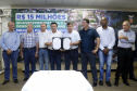 Umuarama recebe mais de 15 milhoes de reais em obras, alem de 900 mil para implementacao de um parque urbano, assinam os recursos os secretarios Joao Carlos Ortega e Marcio Nunes que representaram o governador Carlos Massa Ratinho Junior.
Foto Gilson Abreu/Aen