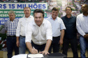 Umuarama recebe mais de 15 milhoes de reais em obras, alem de 900 mil para implementacao de um parque urbano, assinam os recursos os secretarios Joao Carlos Ortega e Marcio Nunes que representaram o governador Carlos Massa Ratinho Junior.
Foto Gilson Abreu/Aen