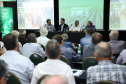 O governador Carlos Massa Ratinho Junior lançou nesta segunda-feira (27) o programa Descomplica Rural para agilizar os processos de licenciamento ambiental no campo. O objetivo é induzir o desenvolvimento sustentável com metodologia mais moderna, e permitir a geração de novos negócios e mais empregos.Foto: José Fernando Ogura/AEN