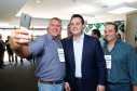 O governador Carlos Massa Ratinho Junior lançou nesta segunda-feira (27) o programa Descomplica Rural para agilizar os processos de licenciamento ambiental no campo. O objetivo é induzir o desenvolvimento sustentável com metodologia mais moderna, e permitir a geração de novos negócios e mais empregos.