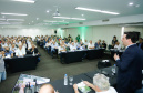 O governador Carlos Massa Ratinho Junior lançou nesta segunda-feira (27) o programa Descomplica Rural para agilizar os processos de licenciamento ambiental no campo. O objetivo é induzir o desenvolvimento sustentável com metodologia mais moderna, e permitir a geração de novos negócios e mais empregos.