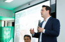 O governador Carlos Massa Ratinho Junior lançou nesta segunda-feira (27) o programa Descomplica Rural para agilizar os processos de licenciamento ambiental no campo. O objetivo é induzir o desenvolvimento sustentável com metodologia mais moderna, e permitir a geração de novos negócios e mais empregos.