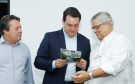 O governador Carlos Massa Ratinho Junior lançou nesta segunda-feira (27) o programa Descomplica Rural para agilizar os processos de licenciamento ambiental no campo. O objetivo é induzir o desenvolvimento sustentável com metodologia mais moderna, e permitir a geração de novos negócios e mais empregos.