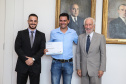 O vice governador Darci Piana empossa nesta terça-feira (28),membros do Conselho Estadual da Juventude. O CEJUV é um órgão colegiado de caráter consultivo, vinculado à Casa Civil por meio da assessoria especial para políticas públicas de juventude (AEJ), sendo composto por representantes da sociedade civil e do poder público com reconhecida atuação na defesa e promoção dos direitos da juventude.  Curitiba, 28/01/2020 -  Foto: Geraldo Bubniak/AEN