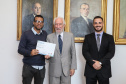 O vice governador Darci Piana empossa nesta terça-feira (28),membros do Conselho Estadual da Juventude. O CEJUV é um órgão colegiado de caráter consultivo, vinculado à Casa Civil por meio da assessoria especial para políticas públicas de juventude (AEJ), sendo composto por representantes da sociedade civil e do poder público com reconhecida atuação na defesa e promoção dos direitos da juventude.  Curitiba, 28/01/2020 -  Foto: Geraldo Bubniak/AEN