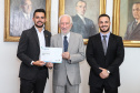 O vice governador Darci Piana empossa nesta terça-feira (28),membros do Conselho Estadual da Juventude. O CEJUV é um órgão colegiado de caráter consultivo, vinculado à Casa Civil por meio da assessoria especial para políticas públicas de juventude (AEJ), sendo composto por representantes da sociedade civil e do poder público com reconhecida atuação na defesa e promoção dos direitos da juventude.  Curitiba, 28/01/2020 -  Foto: Geraldo Bubniak/AEN