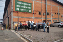 A Ceasa Curitiba realizou nesta semana mais uma etapa da campanha para eliminar criadouros do mosquito da dengue. As medidas preventivas começaram com a limpeza e retirada de entulhos, e de calhas do entorno do Mercado de Flores da unidade. Foto: Ceasa