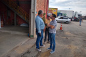 A Ceasa Curitiba realizou nesta semana mais uma etapa da campanha para eliminar criadouros do mosquito da dengue. As medidas preventivas começaram com a limpeza e retirada de entulhos, e de calhas do entorno do Mercado de Flores da unidade. Foto: Ceasa
