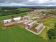 O governador Carlos Massa Ratinho Junior inaugurou nesta sexta-feira (31) a primeira escola técnica de operação florestal do Brasil, em Ortigueira, nos Campos Gerais. O Centro Estadual de Educação Profissional Florestal e Agrícola é fruto de uma parceria entre o Governo do Estado, a Klabin e a prefeitura. O investimento total foi de R$ 35 milhões, sendo R$ 12 milhões repassados pela Secretaria da Educação e do Esporte. Foto: José Fernando Ogura/AEN