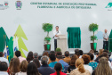 O governador Carlos Massa Ratinho Junior inaugurou nesta sexta-feira (31) a primeira escola técnica de operação florestal do Brasil, em Ortigueira, nos Campos Gerais. O Centro Estadual de Educação Profissional Florestal e Agrícola é fruto de uma parceria entre o Governo do Estado, a Klabin e a prefeitura. O investimento total foi de R$ 35 milhões, sendo R$ 12 milhões repassados pela Secretaria da Educação e do Esporte.