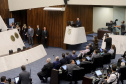 O governador Carlos Massa Ratinho Junior participa neste dia 03/02 da retomada dos trabalhos em plenário na Assembleia Legislativa do Paraná. Presentes: presidente da Assembleia Legislativa, dep. Ademar Traiano; presidente do Tribunal de Justiça, Adalberto Jorge Xisto Pereira; presidente do tribunal de Contas, Nestor Baptista; procurador Geral de Justiça, Ivonei Sfoggia; entre outros.
Curitiba, 03-02-20.
Foto: Arnaldo Alves / AEN.
