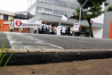 O Hospital do Trabalhador fez uma blitz informativa sobre o perigo do uso de celular no trânsito. O evento aconteceu na Rua Isaac Guelmann, no bairro Portão, em Curitiba, nesta segunda-feira (3). A ação faz parte das atividades da Gincana Nacional de Voluntariado do Programa Pátria Voluntária do Governo Federal.
Foto: SESA