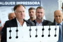 O governador Carlos Massa Ratinho Junior lança nesta terça-feira (04), no Palácio Iguaçu, o Certificado de Registro de Licenciamento de Veículo em meio eletrônico (CRLV-e). Assim, os cidadãos não precisam mais aguardar a chegada do documento do carro em casa ou 2ª via em caso de perda.
Foto: José Fernando Ogura/AEN