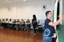 Professores, diretores, pedagogos e técnicos dos Núcleos Regionais de Educação (NREs) que participam de palestras, dinâmicas e oficinas com exercícios voltados à elaboração de planos de ação e guias de aprendizagem, que serão utilizados para o planejamento das aulas.  Foto: Silvio Turra/SEED
