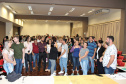 Professores, diretores, pedagogos e técnicos dos Núcleos Regionais de Educação (NREs) que participam de palestras, dinâmicas e oficinas com exercícios voltados à elaboração de planos de ação e guias de aprendizagem, que serão utilizados para o planejamento das aulas.  Foto: Silvio Turra/SEED