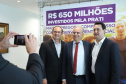 A empresa de medicamentos Prati-Donaduzzi confirmou nesta quarta-feira (5), em evento com o governador Carlos Massa Ratinho Junior, no Palácio Iguaçu, investimentos de R$ 650 milhões nos próximos três anos na ampliação da sua planta em Toledo, no Oeste do Paraná.   -  Curitiba, 05/02/2020  -  Foto: José Fernando Ogura/AEN
