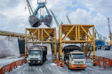Os gastos com sobre-estadia (demurrage) na importação dos fertilizantes pelos portos do Paraná foram 43% menor em 2019. Os dados foram divulgados nesta quarta-feira (05) pelo Sindicato da Indústria de Adubos e Corretivos Agrícolas no Estado do Paraná (Sindiadubos). No ano, o setor economizou US$ 20,39 milhões.
Curitiba, 06/02/2020. Foto; Cláudio Neves/Portos do Paraná