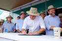 O Banco Regional de Desenvolvimento do Extremo Sul (BRDE) lançou nesta quinta-feira (06), no Show Rural em Cascavel (Oeste), o edital de chamamento público do programa BRDE Labs, voltado ao apoio, capacitação e aporte financeiro de startups. Na solenidade, que teve a presença do governador Carlos Massa Ratinho Junior, também foram assinados contratos de crédito com cooperativas agroindustriais. - Cascavel, 06/02/2020 - Foto: Rodrigo Félix Leal/AEN