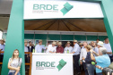O Banco Regional de Desenvolvimento do Extremo Sul (BRDE) lançou nesta quinta-feira (06), no Show Rural em Cascavel (Oeste), o edital de chamamento público do programa BRDE Labs, voltado ao apoio, capacitação e aporte financeiro de startups. Na solenidade, que teve a presença do governador Carlos Massa Ratinho Junior, também foram assinados contratos de crédito com cooperativas agroindustriais. - Cascavel, 06/02/2019 - Foto: Gilson Abreu/AEN