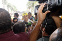 O governador Carlos Massa Ratinho Junior entregou nesta quinta-feira (06), durante o Show Rural, em Cascavel, as chaves de mais um trator do programa Trator Solidário. Os beneficiados foram o criador de vacas de leite Roque Selzler e sua mulher, Leonete, moradores de Pato Bragado. - Cascavel, 06/02/2020 -  Foto: Gilson Abreu/AEN