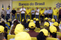 O governador Carlos Massa Ratinho Junior entregou nesta quinta-feira (06), durante o Show Rural, em Cascavel, as chaves de mais um trator do programa Trator Solidário. Os beneficiados foram o criador de vacas de leite Roque Selzler e sua mulher, Leonete, moradores de Pato Bragado. - Cascavel, 06/02/2020 -  Foto: Gilson Abreu/AEN