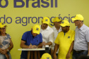 O governador Carlos Massa Ratinho Junior entregou nesta quinta-feira (06), durante o Show Rural, em Cascavel, as chaves de mais um trator do programa Trator Solidário. Os beneficiados foram o criador de vacas de leite Roque Selzler e sua mulher, Leonete, moradores de Pato Bragado. - Cascavel, 06/02/2020 -  Foto: Gilson Abreu/AEN