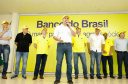 O governador Carlos Massa Ratinho Junior entregou nesta quinta-feira (06), durante o Show Rural, em Cascavel, as chaves de mais um trator do programa Trator Solidário. Os beneficiados foram o criador de vacas de leite Roque Selzler e sua mulher, Leonete, moradores de Pato Bragado. - Cascavel, 06/02/2020 - Foto: Rodrigo Félix Leal/AEN