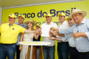 O governador Carlos Massa Ratinho Junior entregou nesta quinta-feira (06), durante o Show Rural, em Cascavel, as chaves de mais um trator do programa Trator Solidário. Os beneficiados foram o criador de vacas de leite Roque Selzler e sua mulher, Leonete, moradores de Pato Bragado. - Cascavel, 06/02/2020 - Foto: Rodrigo Félix Leal/AEN