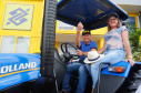 O governador Carlos Massa Ratinho Junior entregou nesta quinta-feira (06), durante o Show Rural, em Cascavel, as chaves de mais um trator do programa Trator Solidário. Os beneficiados foram o criador de vacas de leite Roque Selzler e sua mulher, Leonete, moradores de Pato Bragado. - Cascavel, 06/02/2020 - Foto: Rodrigo Félix Leal/AEN