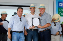 O governador Carlos Massa Ratinho Junior apresentou nesta quinta-feira (6) ao setor cooperativista o programa Descomplica Rural, criado para facilitar a emissão de licenciamentos ambientais. O objetivo é induzir o desenvolvimento sustentável com metodologia mais moderna, e permitir a geração de novos negócios e mais empregos no setor. A exposição detalhada das mudanças aconteceu na Casa Paraná Cooperativo, no Show Rural, em Cascavel.