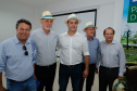 O governador Carlos Massa Ratinho Junior apresentou nesta quinta-feira (6) ao setor cooperativista o programa Descomplica Rural, criado para facilitar a emissão de licenciamentos ambientais. O objetivo é induzir o desenvolvimento sustentável com metodologia mais moderna, e permitir a geração de novos negócios e mais empregos no setor. A exposição detalhada das mudanças aconteceu na Casa Paraná Cooperativo, no Show Rural, em Cascavel.