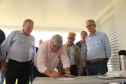 O Governo do Estado inaugurou nesta terça-feira (11) em Campina Grande do Sul, na Região Metropolitana de Curitiba, o novo Posto de Fiscalização de Trânsito Agropecuário, da Agência de Defesa Agropecuária do Paraná (Adapar). Também foi assinado um termo que determina a cessão do posto do Fundepec para a Adapar.  - Campina Grande do Sul, 11/02/2020  -  Foto: Gisele Barão/SEAB