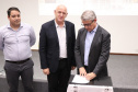 As empresas selecionadas para participar do Living Lab do Instituto de Tecnologia do Paraná (Tecpar) formalizaram seu ingresso ao programa nesta quarta-feira (19). A partir da assinatura do contrato as companhias vão instalar seus equipamentos no Câmpus CIC do Tecpar, em Curitiba, que vai funcionar como um laboratório a céu aberto para testar as inovações em parceria com o instituto. Foto: Tecpar