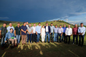 O governador Carlos Massa Ratinho Junior assinou nesta quarta-feira (19) o contrato de concessão de áreas do Parque Estadual Vila Velha, em Ponta Grossa, nos Campos Gerais, para a empresa Eco Parques do Brasil S/A.