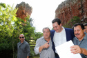 O governador Carlos Massa Ratinho Junior assinou nesta quarta-feira (19) o contrato de concessão de áreas do Parque Estadual Vila Velha, em Ponta Grossa, nos Campos Gerais, para a empresa Eco Parques do Brasil S/A.