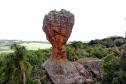 O governador Carlos Massa Ratinho Junior assinou nesta quarta-feira (19) o contrato de concessão de áreas do Parque Estadual Vila Velha, em Ponta Grossa, nos Campos Gerais, para a empresa Eco Parques do Brasil S/A. A empresa vai investir em serviços de apoio à visitação, turismo sustentável e recreação é de trinta anos. Foto Gilson Abreu/AEN