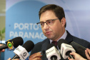 O governador Carlos Massa Ratinho Junior e o ministro de Infraestrutura, Tarcísio Freitas, assinaram nesta quinta-feira (27), às 10 horas, o contrato com a Klabin de arrendamento de área no Porto de Paranaguá, para movimentação de celulose. A assinatura será na sede administrativa do Porto de Paranaguá. 