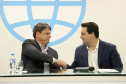 O governador Carlos Massa Ratinho Junior e o ministro de Infraestrutura, Tarcísio Freitas, assinaram nesta quinta-feira (27), às 10 horas, o contrato com a Klabin de arrendamento de área no Porto de Paranaguá, para movimentação de celulose. A assinatura será na sede administrativa do Porto de Paranaguá. 