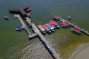 O governador Carlos Massa Ratinho Junior assinou nesta quinta-feira (27) a ordem de serviço para o início das obras de reforma e melhorias nos trapiches de Nova Brasília e Encantadas, na Ilha do Mel, em Paranaguá. O ministro de Infraestrutura, Tarcísio Gomes de Freitas, participou da solenidade. O investimento de R$ 9,5 milhões são da empresa pública Portos do Paraná. As obras devem demorar cerca de sete meses. - Curitiba, 27/02/2020 - Foto: José Fernando Ogura/AEN
