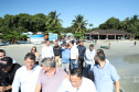 O governador Carlos Massa Ratinho Junior assinou nesta quinta-feira (27) a ordem de serviço para o início das obras de reforma e melhorias nos trapiches de Nova Brasília e Encantadas, na Ilha do Mel, em Paranaguá. O ministro de Infraestrutura, Tarcísio Gomes de Freitas, participou da solenidade. O investimento de R$ 9,5 milhões são da empresa pública Portos do Paraná. As obras devem demorar cerca de sete meses. - Curitiba, 27/02/2020 - Foto: José Fernando Ogura/AEN