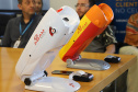 A partir de março a Feira de Cidadania e o Paraná Cidadão passam a contar com um novo serviço. São os testes de visão do Adam Robô ? equipamento que mede em menos de 5 minutos a acuidade visual das distâncias focais de longe, perto, meia distância e a visão de cores.  -  Foto: Divulgação SEJUF