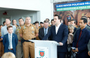 O governador Carlos Massa Ratinho Junior formalizou nesta terça-feira (03) o início do concurso para contratação de 2.400 policiais e bombeiros militares. Em solenidade no Palácio Iguaçu, o governador firmou o contrato com a Fundação da Universidade Federal do Paraná (Funpar), que será a responsável pela organização do concurso.
